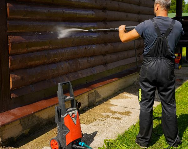 Log Home Pressure Washing in Fort Collins